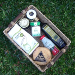 canasta con productos orgánicos